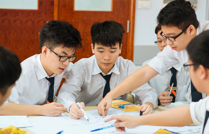 7 bí quyết học thuộc bài nhanh và nhớ lâu Học nhóm cùng bạn bè giúp học nhanh